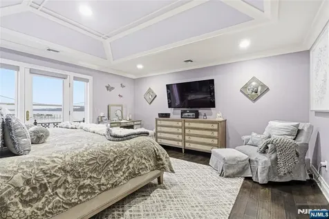 119 Hudson Cove Edgewater NJ 07020