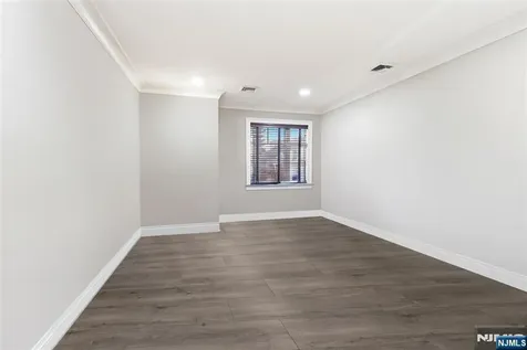 119 Hudson Cove Edgewater NJ 07020