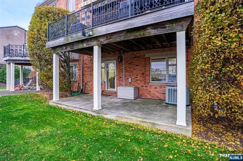 119 Hudson Cove Edgewater NJ 07020