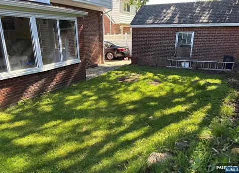 40 Sylvan Avenue Bergenfield NJ 07621