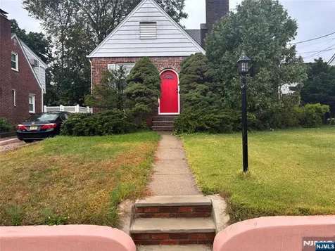 40 Sylvan Avenue Bergenfield NJ 07621
