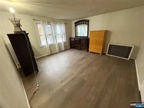 40 Sylvan Avenue Bergenfield NJ 07621