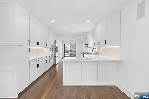 213 7th Street Palisades Park NJ 07650
