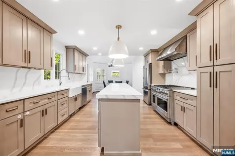 63 Park Avenue Wyckoff NJ 07481