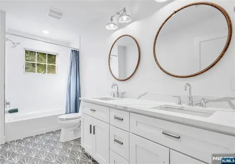63 Park Avenue Wyckoff NJ 07481