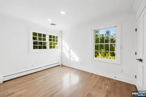 63 Park Avenue Wyckoff NJ 07481