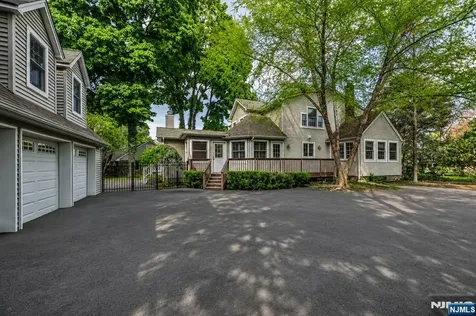 63 Park Avenue Wyckoff NJ 07481