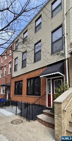 226 Brunswick Street Jersey City NJ 07302