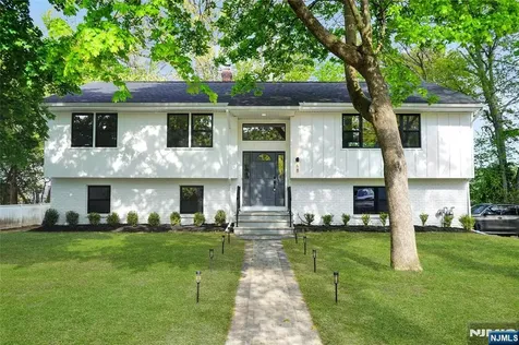 68 5th Street Cresskill NJ 07626