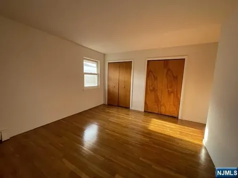 1542 10th Street Fort Lee NJ 07024