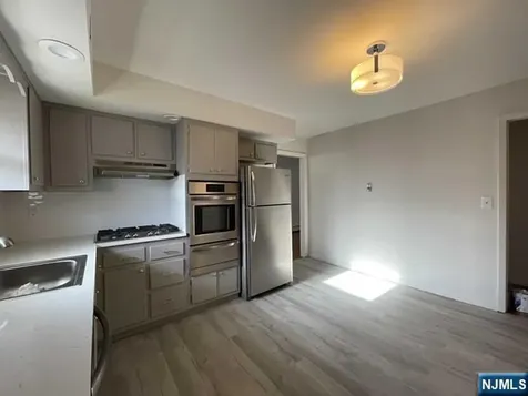 1542 10th Street Fort Lee NJ 07024
