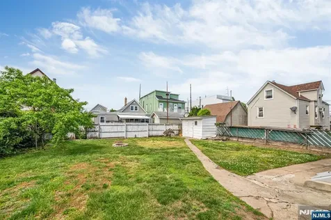 113 Wood Street Garfield NJ 07026