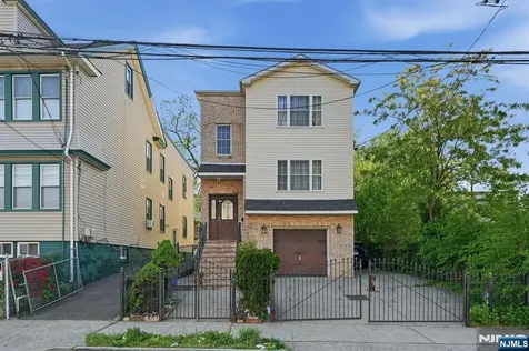 141 Schuyler Avenue Newark NJ 07112