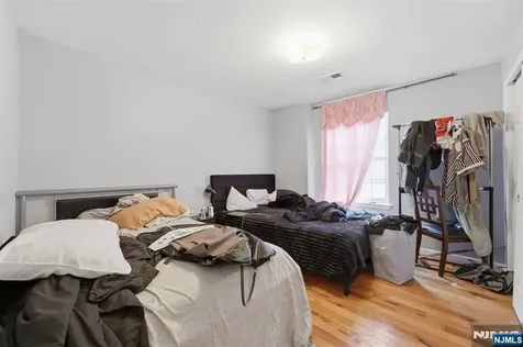 141 Schuyler Avenue Newark NJ 07112