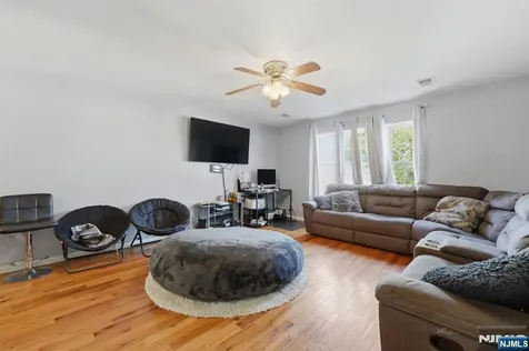 141 Schuyler Avenue Newark NJ 07112