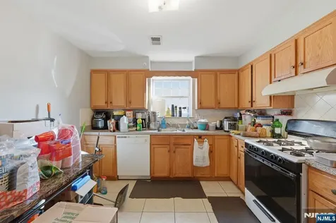 141 Schuyler Avenue Newark NJ 07112