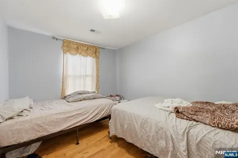 141 Schuyler Avenue Newark NJ 07112