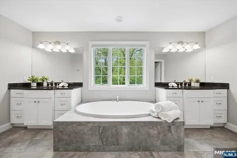 8 Forest Drive Mendham Borough NJ 07945
