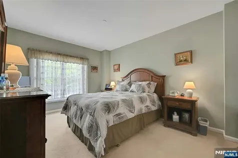 189 Forest Paramus NJ 07652