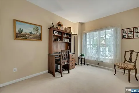 189 Forest Paramus NJ 07652