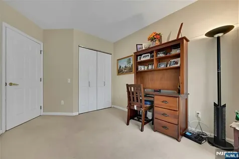 189 Forest Paramus NJ 07652