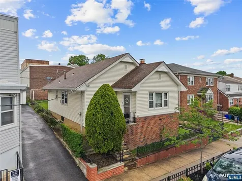 94 Maple Kearny NJ 07032