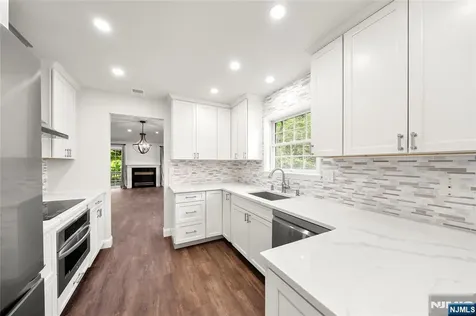 25 Woods Edge Old Tappan NJ 07675