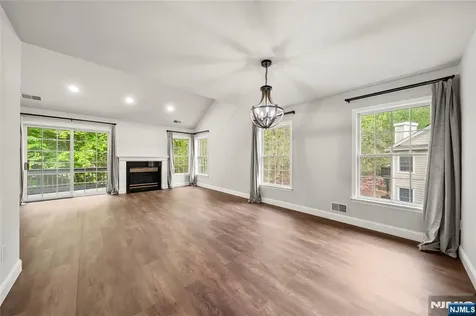25 Woods Edge Old Tappan NJ 07675