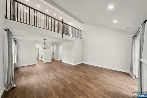 25 Woods Edge Old Tappan NJ 07675