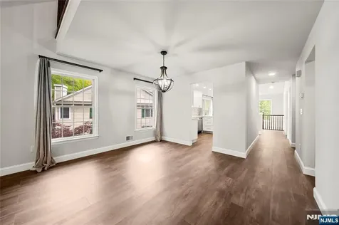 25 Woods Edge Old Tappan NJ 07675
