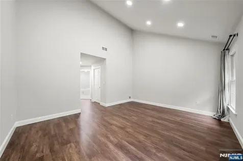 25 Woods Edge Old Tappan NJ 07675