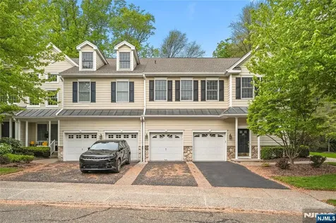 25 Woods Edge Old Tappan NJ 07675