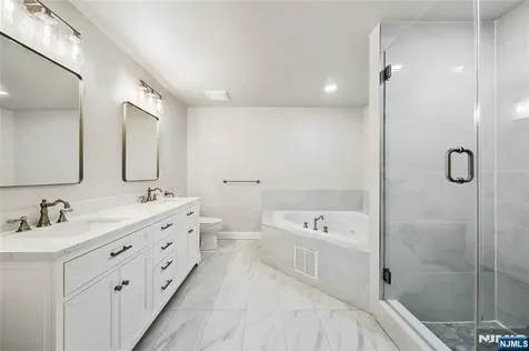 25 Woods Edge Old Tappan NJ 07675