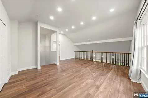 25 Woods Edge Old Tappan NJ 07675