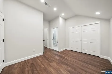 25 Woods Edge Old Tappan NJ 07675