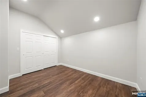 25 Woods Edge Old Tappan NJ 07675