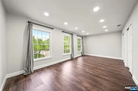 25 Woods Edge Old Tappan NJ 07675