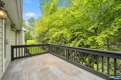 25 Woods Edge Old Tappan NJ 07675