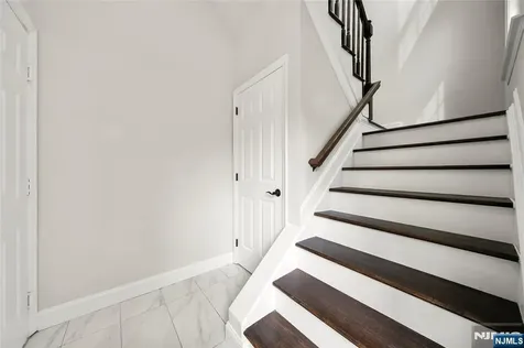 25 Woods Edge Old Tappan NJ 07675