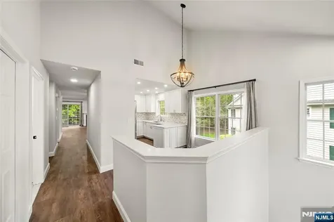 25 Woods Edge Old Tappan NJ 07675