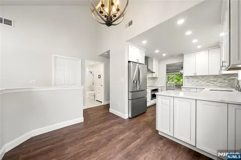 25 Woods Edge Old Tappan NJ 07675