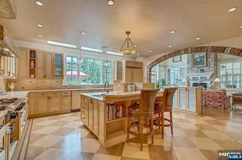1055 High Mountain Road Franklin Lakes NJ 07417