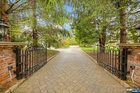 1055 High Mountain Road Franklin Lakes NJ 07417