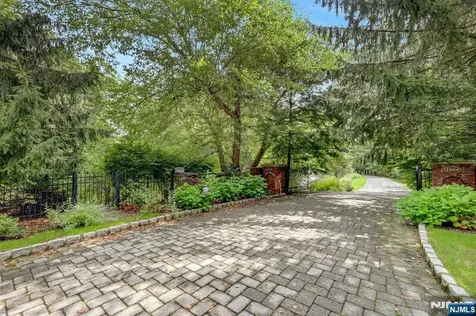 1055 High Mountain Road Franklin Lakes NJ 07417