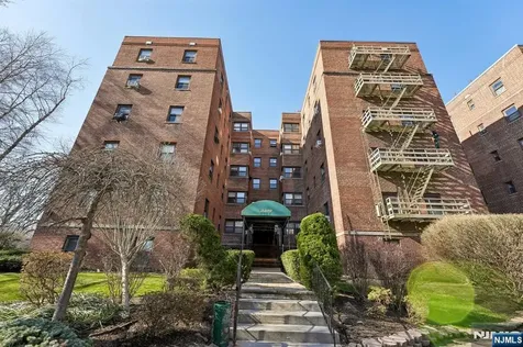 2329 Hudson Terrace Fort Lee NJ 07024