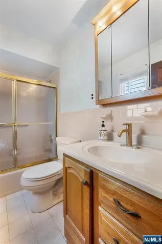 154 Milton Avenue Nutley NJ 07110