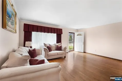 154 Milton Avenue Nutley NJ 07110