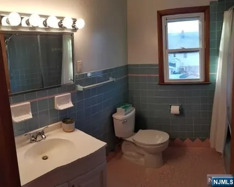 15 Bernice Place Lodi NJ 07644