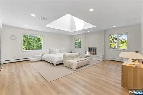 81 Greenwoods Road Old Tappan NJ 07675