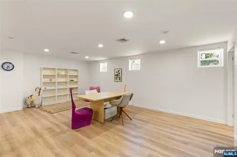 81 Greenwoods Road Old Tappan NJ 07675